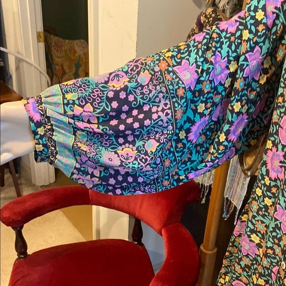 Spell Cha Cha Village Blouse - Picture 6 of 6